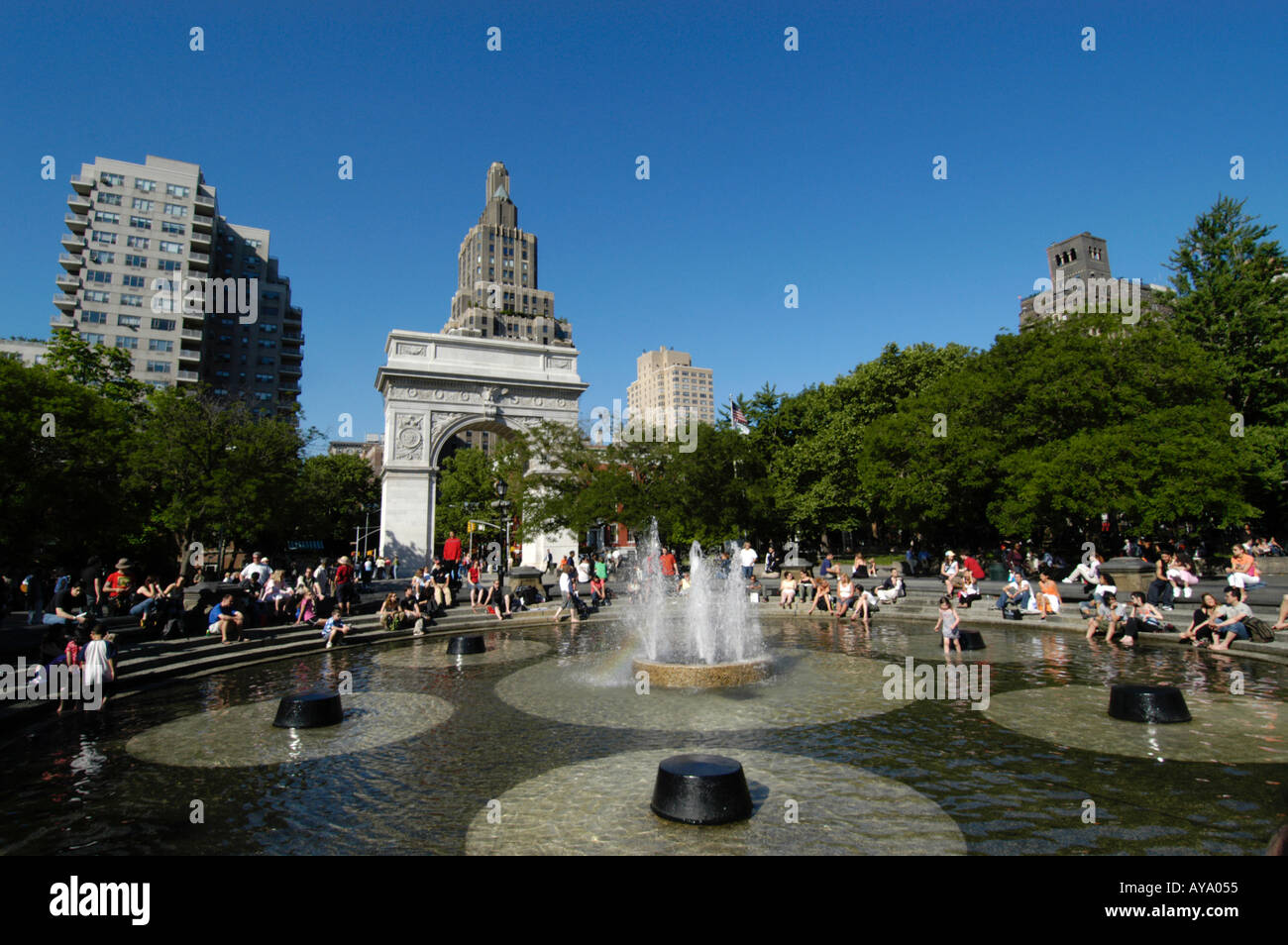 Fontaine à Eau à Washington Square Park New York City Usa