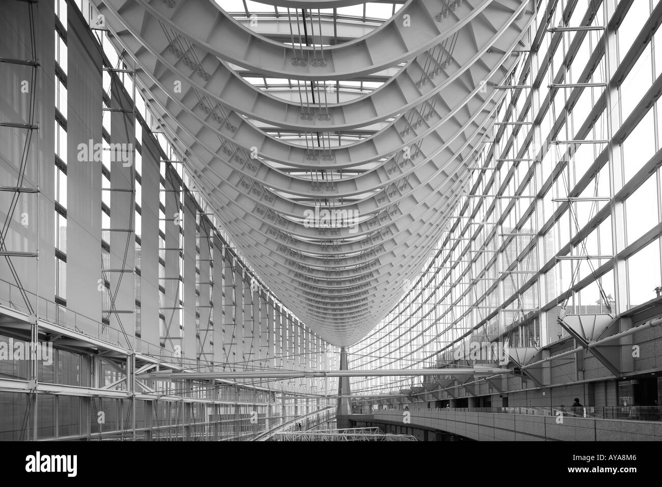 Asie Japon Tokyo vue de l'intérieur de l'hôtel de verre s'architecture moderne au Tokyo International Forum Banque D'Images