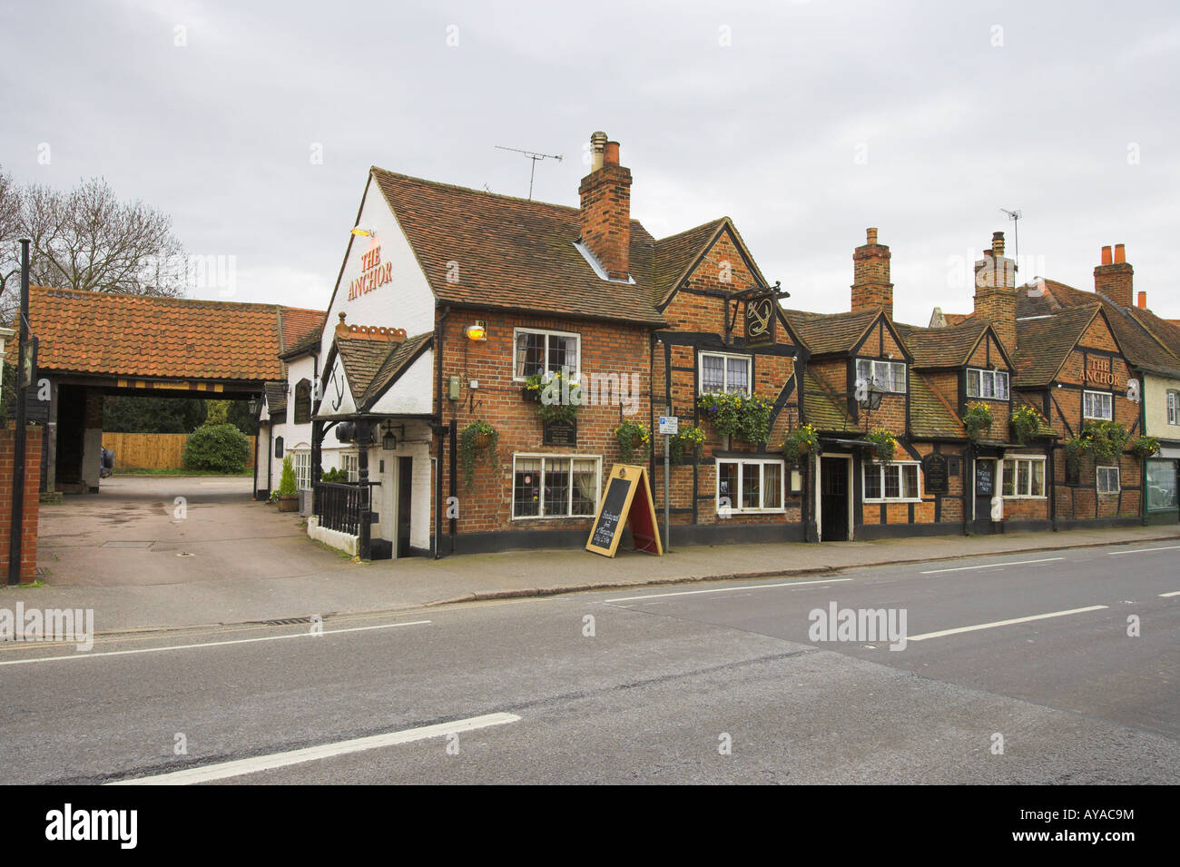 "L' ancrage ripley pub surrey uk Banque D'Images