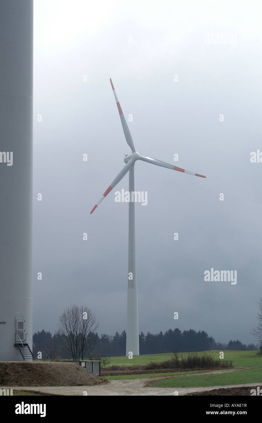 Les moulins à vent d'énergie / Windkraftanalage Banque D'Images