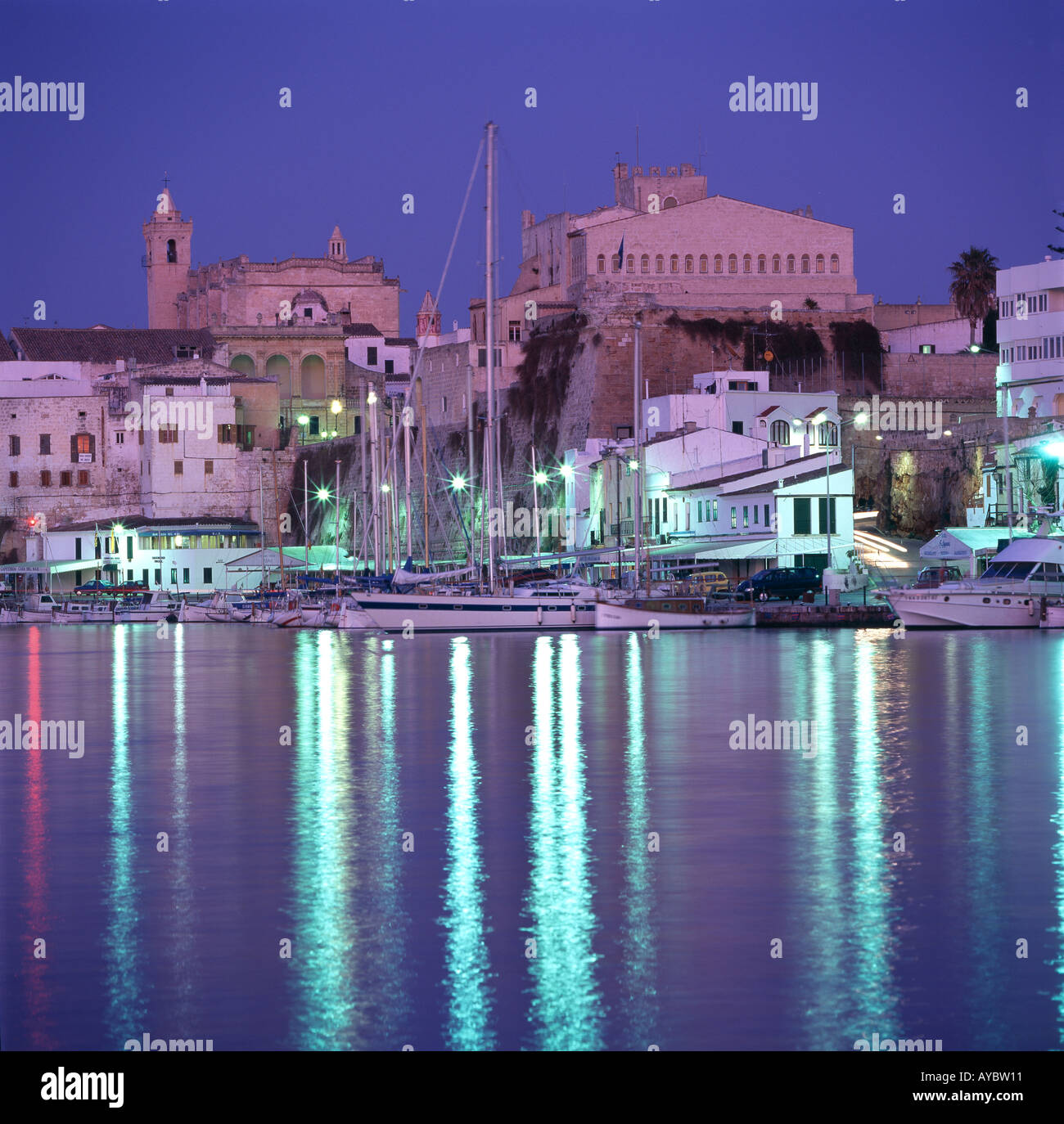 Le port de Ciutadella, Minorque. Nuit temps a de la ville Banque D'Images