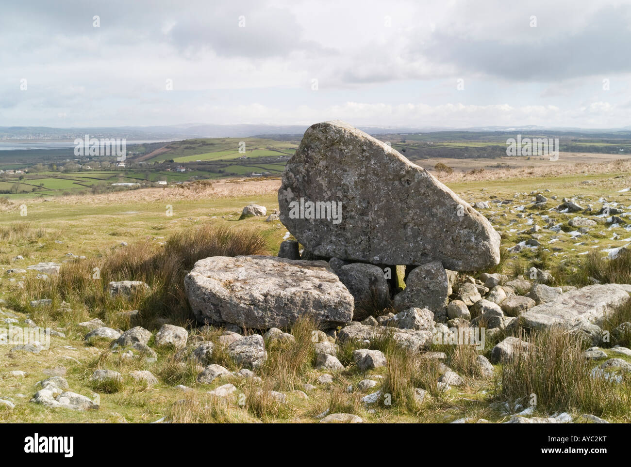 Arthur's Stone sur Cefn Bryn, Gower, le Pays de Galles au printemps. Banque D'Images