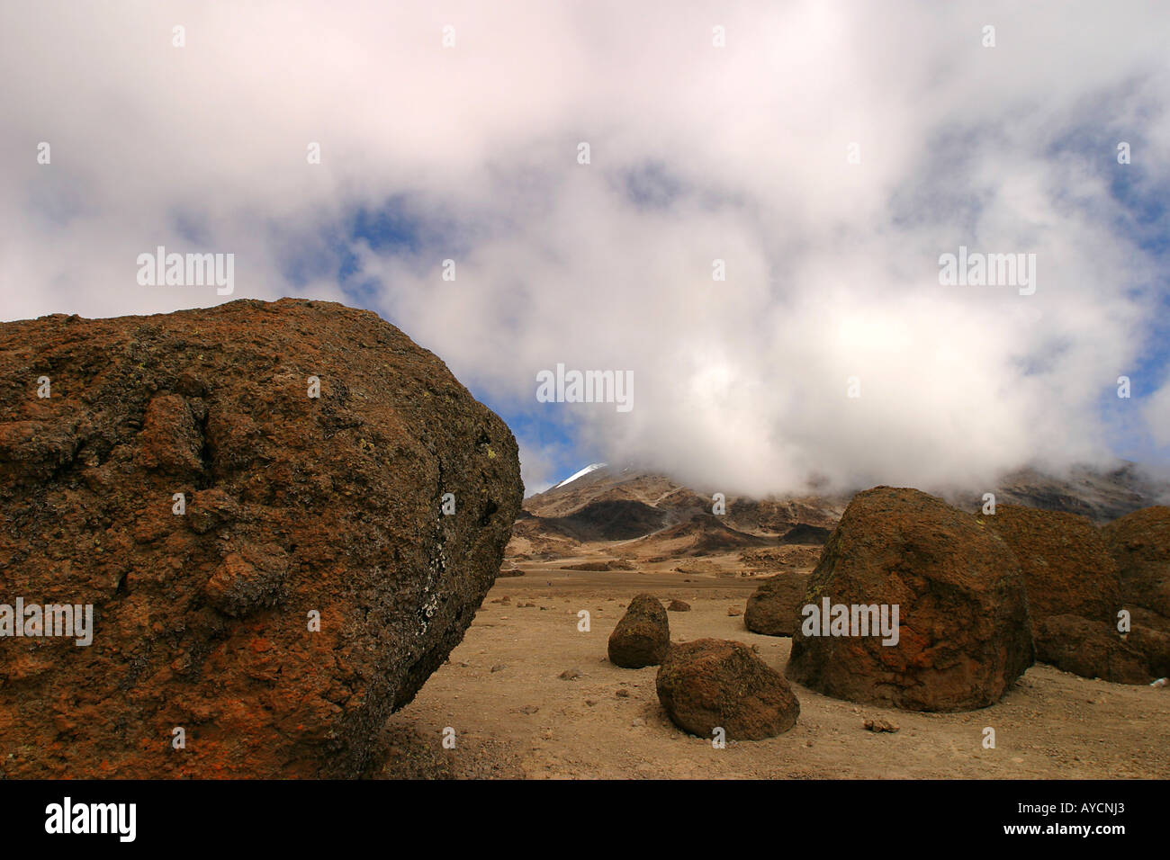 Blocs de Roche La selle NP Tanzanie Kilimandjaro Banque D'Images