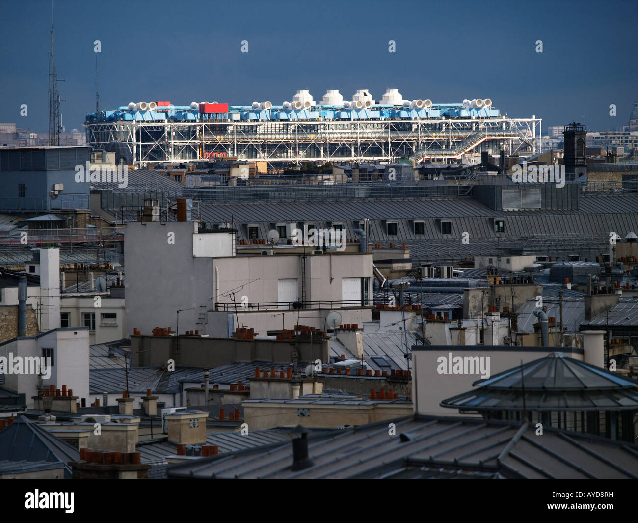 Ou Beaubourg Centre Georges Pompidou est une structure qui peut être vu de loin Paris France Banque D'Images