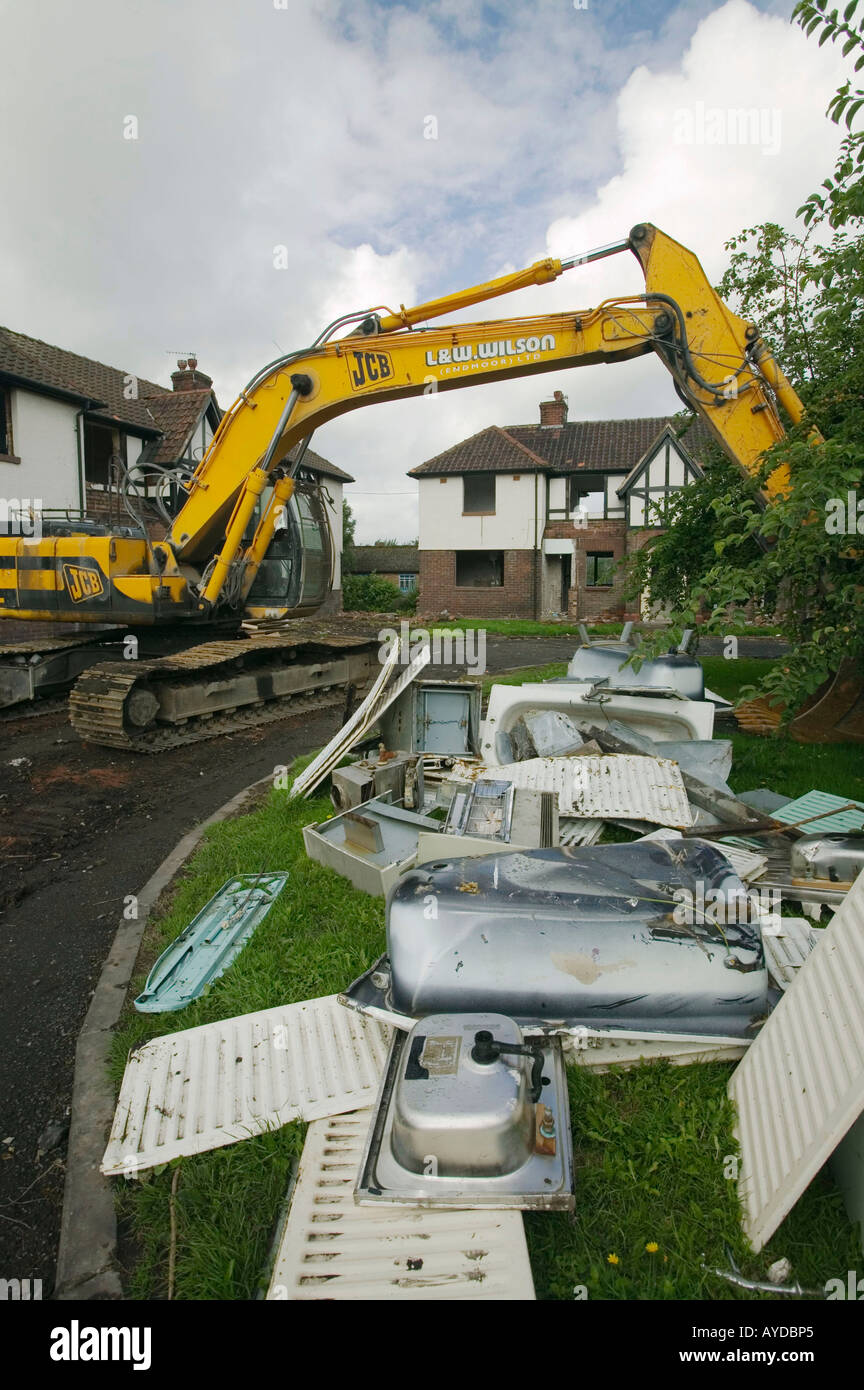 De conseil à Carlisle, Cumbria, UK, d'être démoli à la suite de la désastreuse inondation de janvier 2005 Banque D'Images