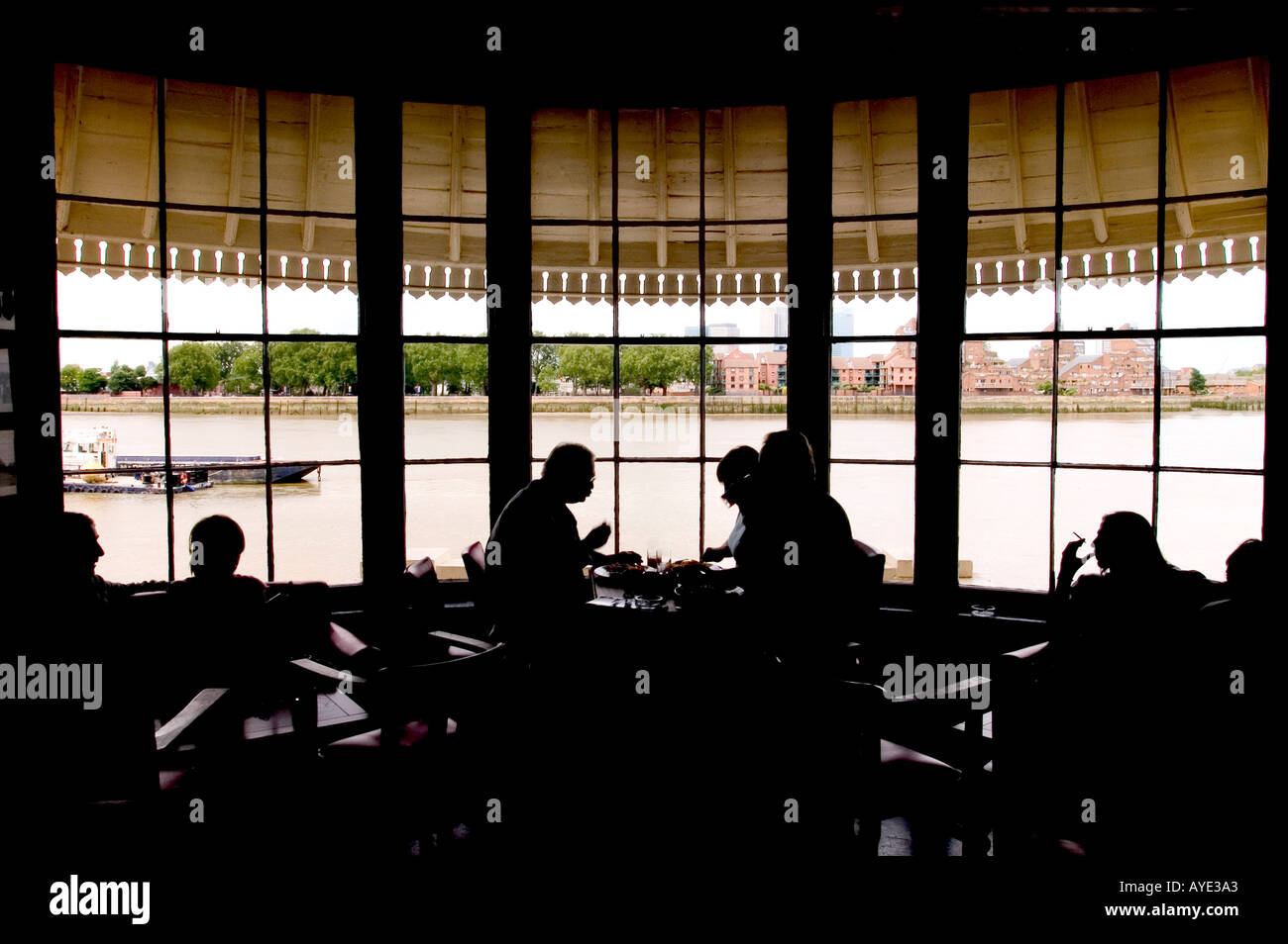 La taverne de Trafalgar sur la Tamise à Londres Banque D'Images