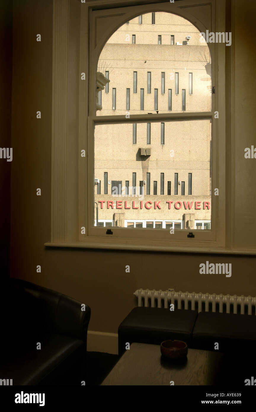 Trellick Tower un bloc résidentiel conçu par Erno Goldfinger dans l'ouest de Londres UK Banque D'Images