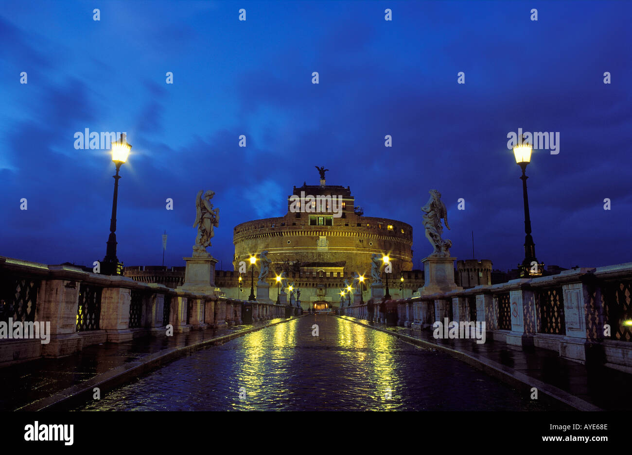 Castel San Angelo de nuit Rome Italie Banque D'Images