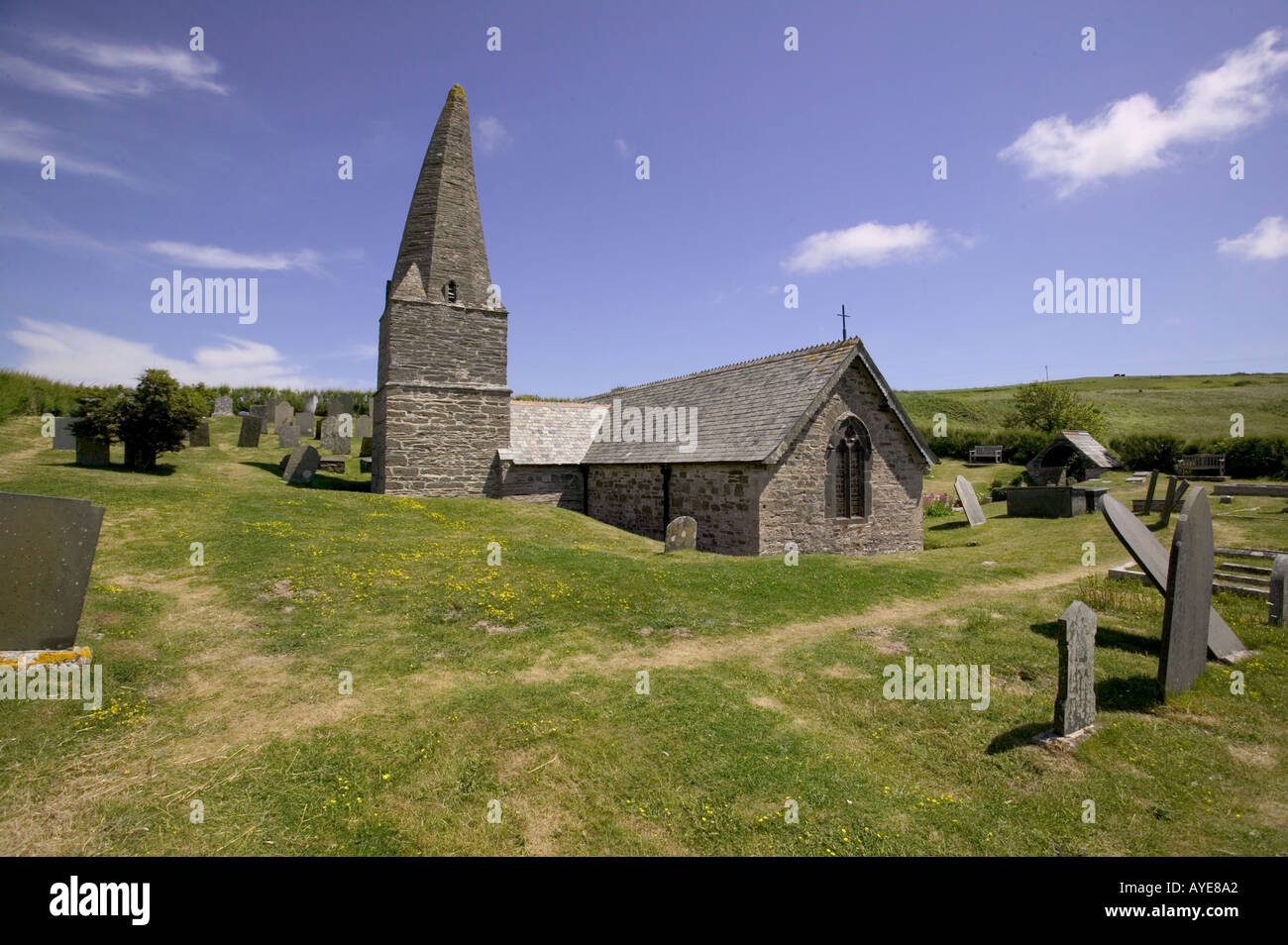 L'église St Enodoc Banque D'Images