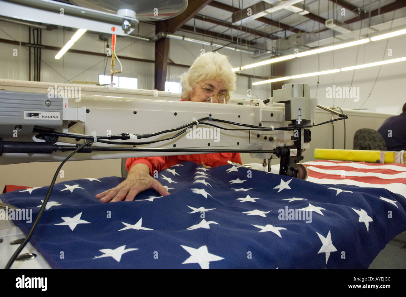 Couture femme drapeau américain en réglage d'usine Banque D'Images