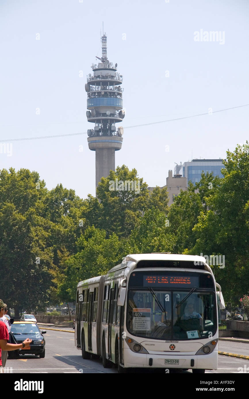 Bus articulé fait partie de l'Transantiago transports publics à Santiago du Chili Banque D'Images
