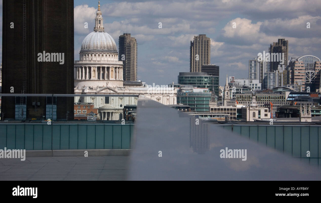 Ville de London Skyline avec cathédrale St Paul Banque D'Images