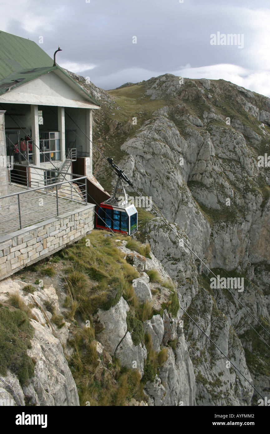 Fuente De depuis le haut du téléphérique à El Cable dans les Picos de Europa, Cantabria, ESPAGNE Banque D'Images