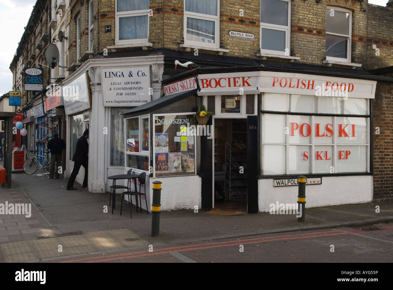 Polish food shop UK immigrants. Colliers Wood banlieue sud de Londres, UK  HOMER SYKES Photo Stock - Alamy