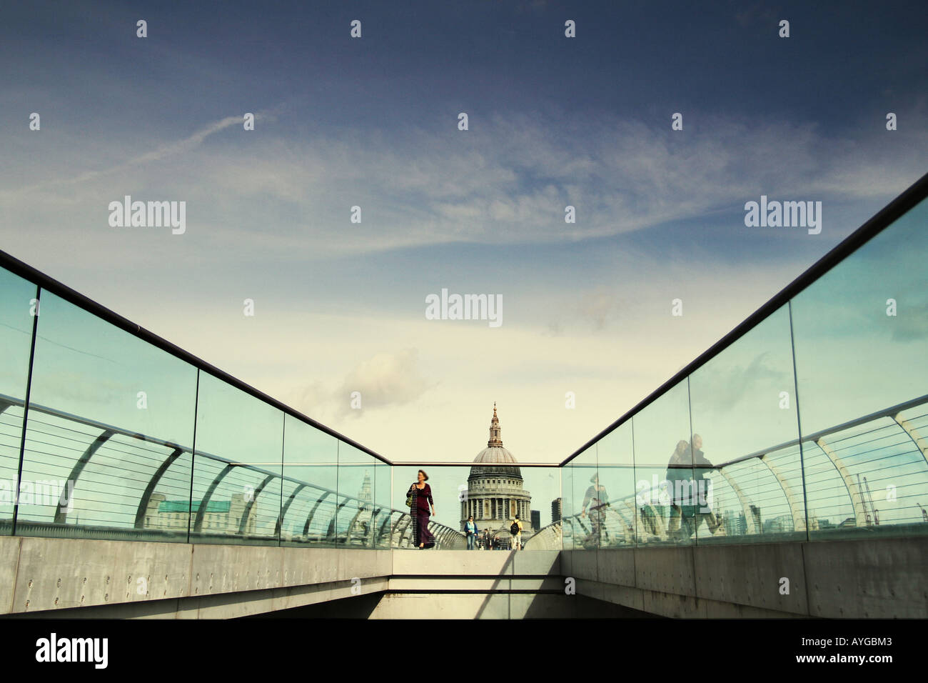Millennium Bridge Banque D'Images Millennium Bridge Banque D'Images