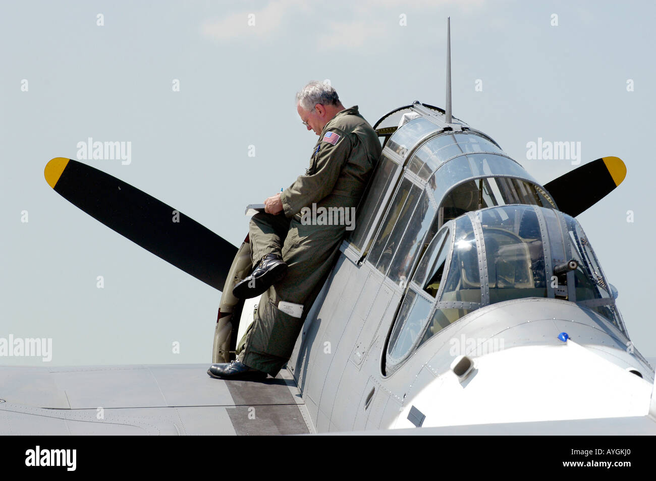 Ancien combattant est sur les ailes de LA SECONDE GUERRE MONDIALE avion Air Show à Selfridge Air Force Base Mt Mount Clemens Michigan MI Banque D'Images