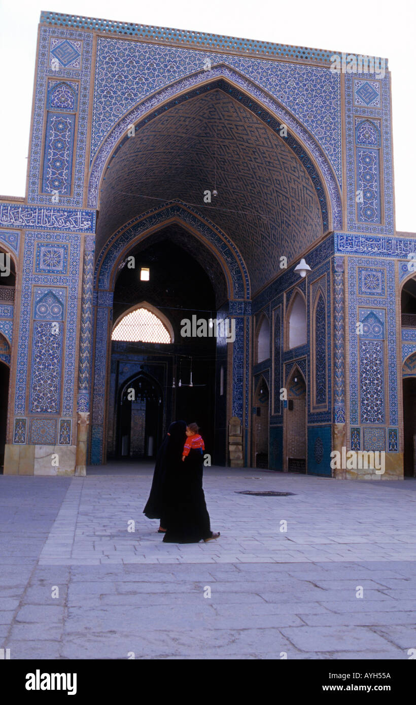 Les femmes à la Masjed e Jame dans centre ville de Yazd, Iran Banque D'Images