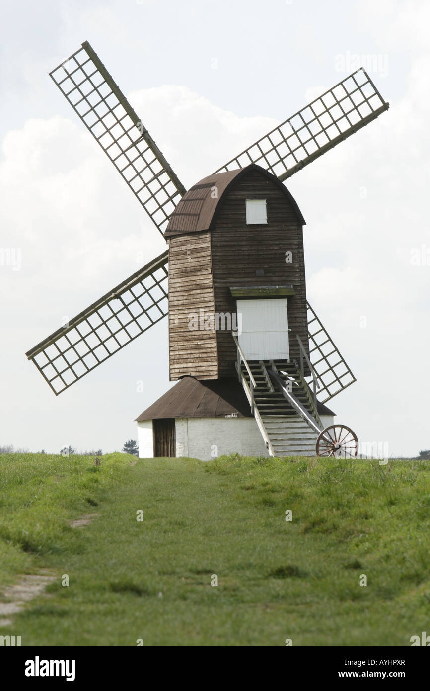 Pitstone Windmill on pense être le plus vieux moulin dans les îles britanniques. Elle indique la date de 1627. Banque D'Images