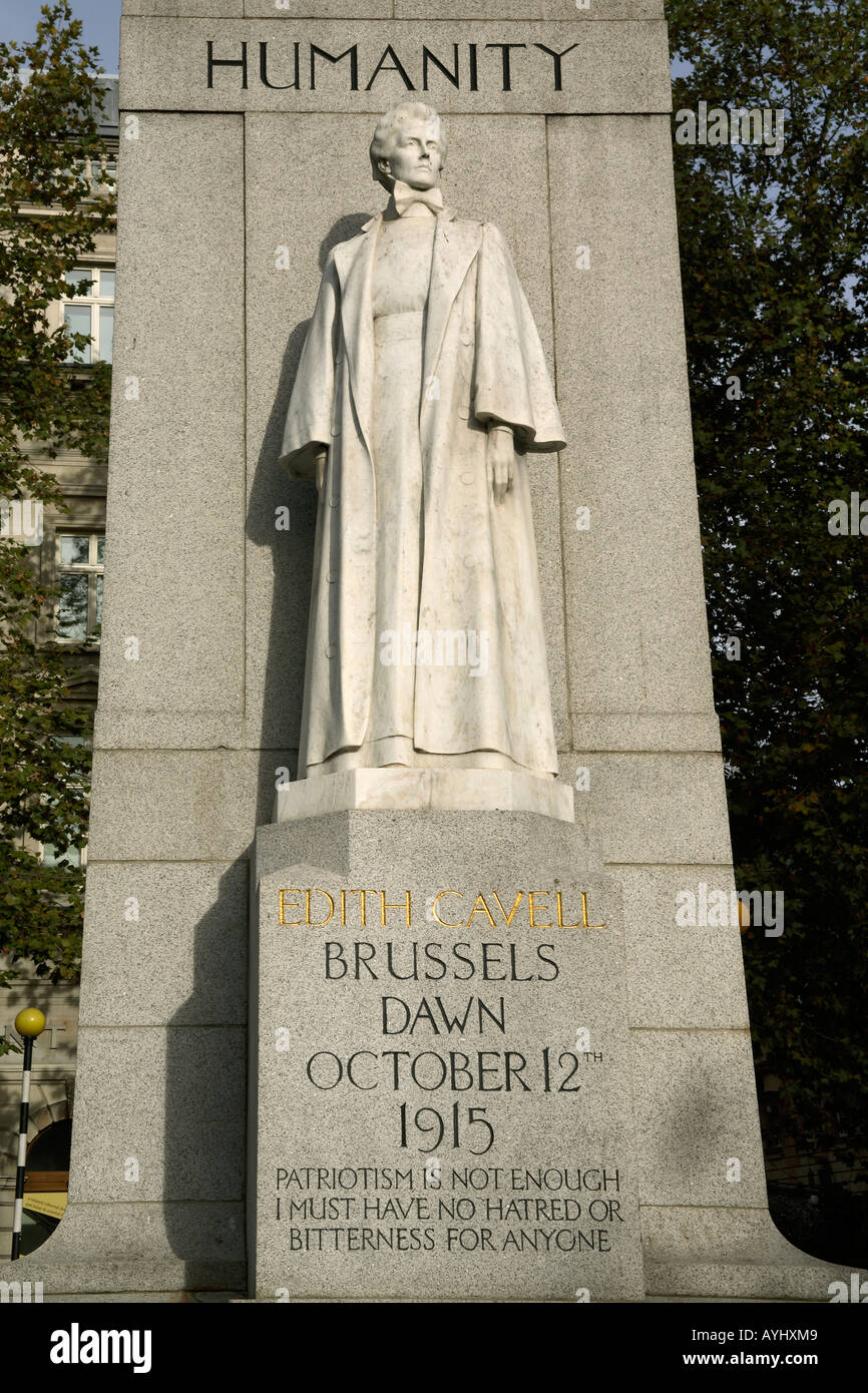 L'Angleterre. Londres. Statue d'Edith Cavell Banque D'Images