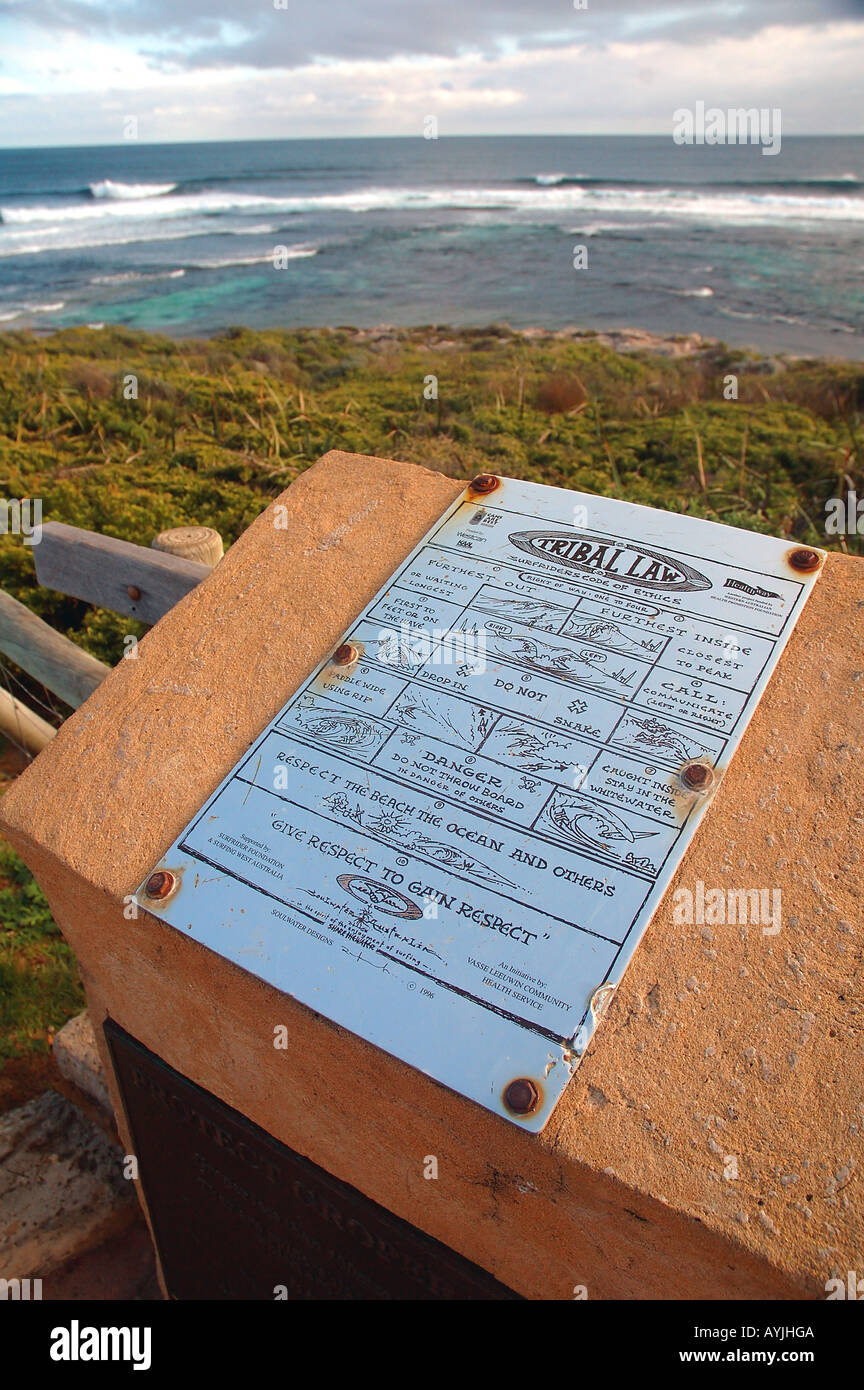 Signer décrivant une loi tribale surf règles d'éthique à la célèbre Margaret River surf break l'ouest de l'Australie Banque D'Images