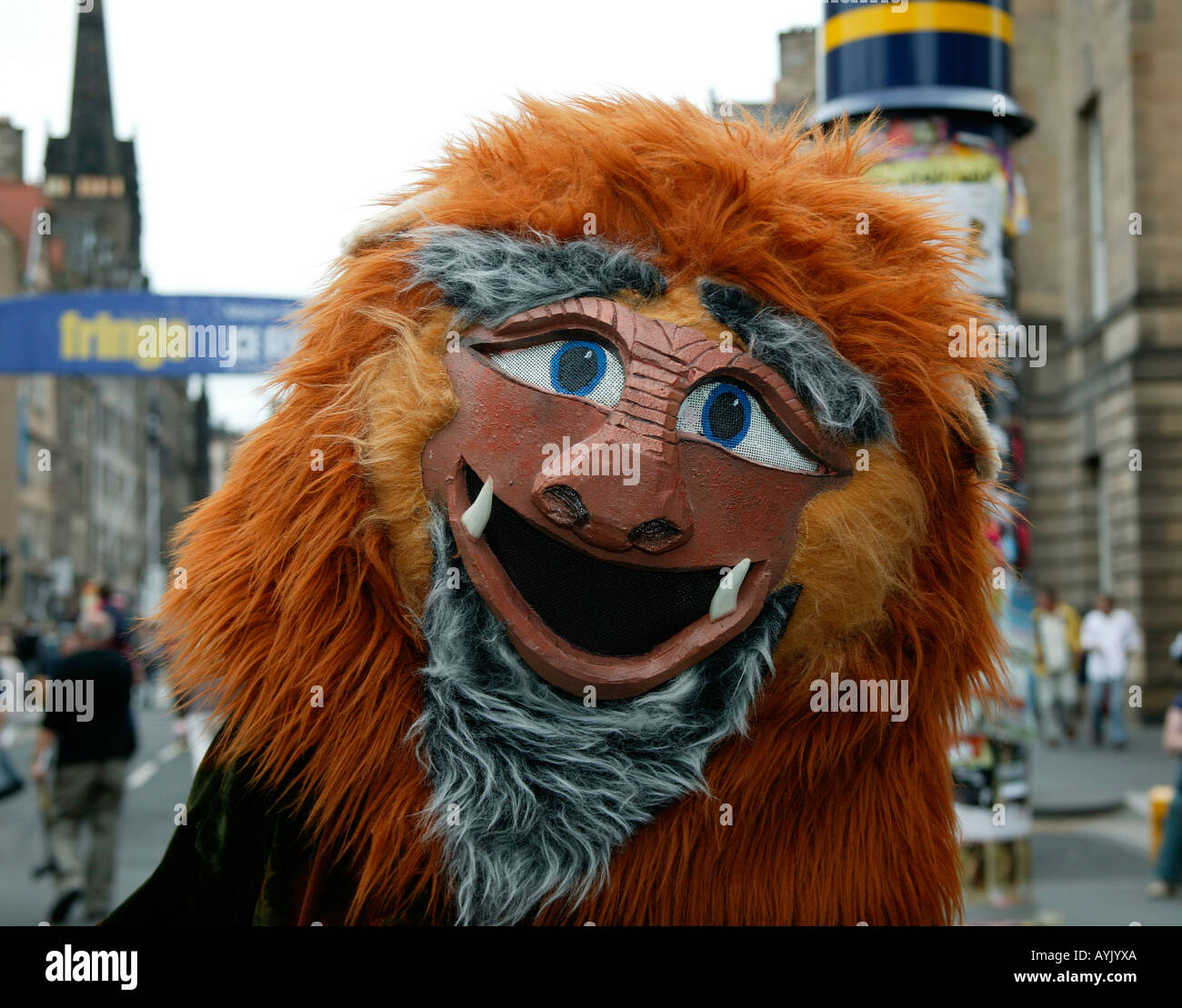 Personne habillé en tenue tête de lion pour promouvoir show, Edinburgh Fringe Festival, Ecosse Banque D'Images