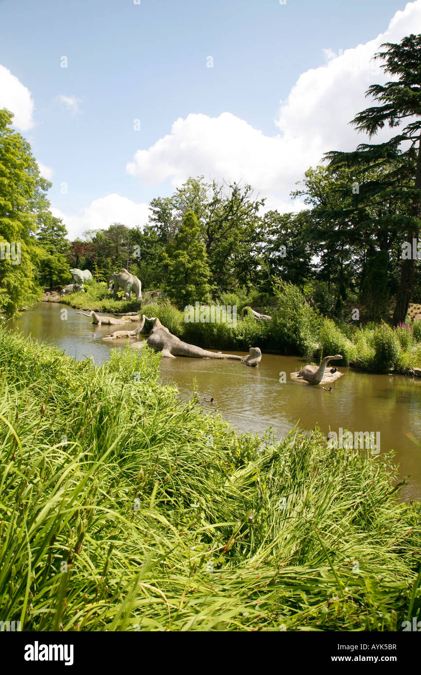 Parc de dinosaures dans la région de Crystal Palace Park, Crystal Palace, Londres Banque D'Images