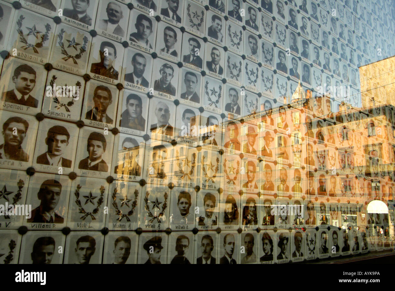 Reflet de Bologne Bologne en photographies de martyrs de la Seconde Guerre mondiale Banque D'Images