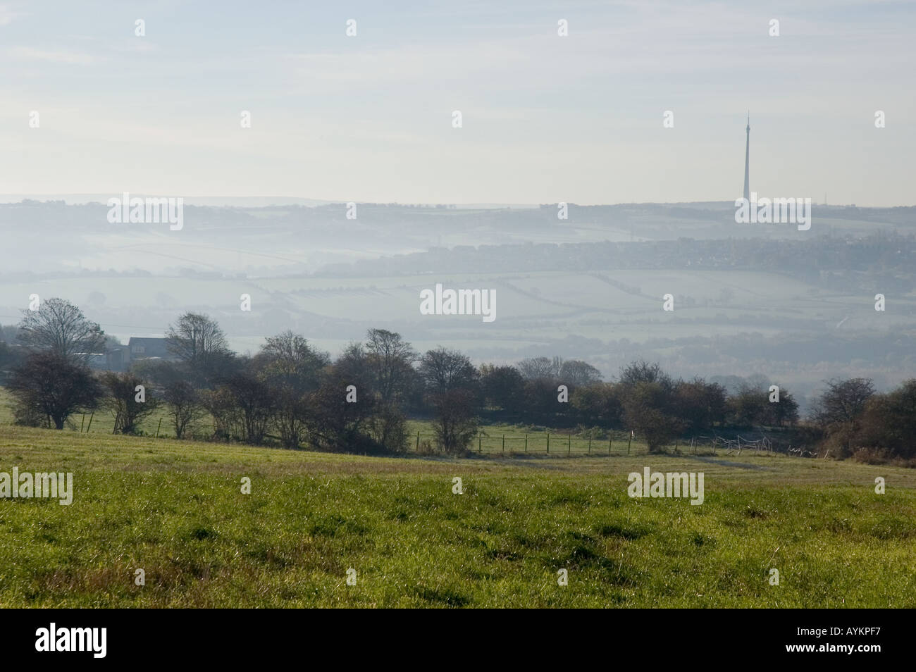 L'ensemble d'Emley Moor et de mât - West Yorkshire Banque D'Images