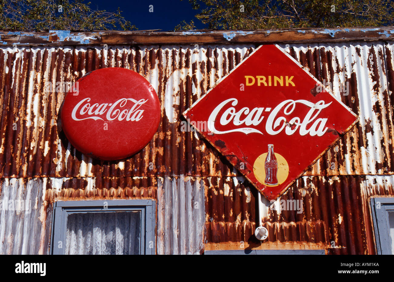 Vieilles enseignes Coca cola Banque D'Images
