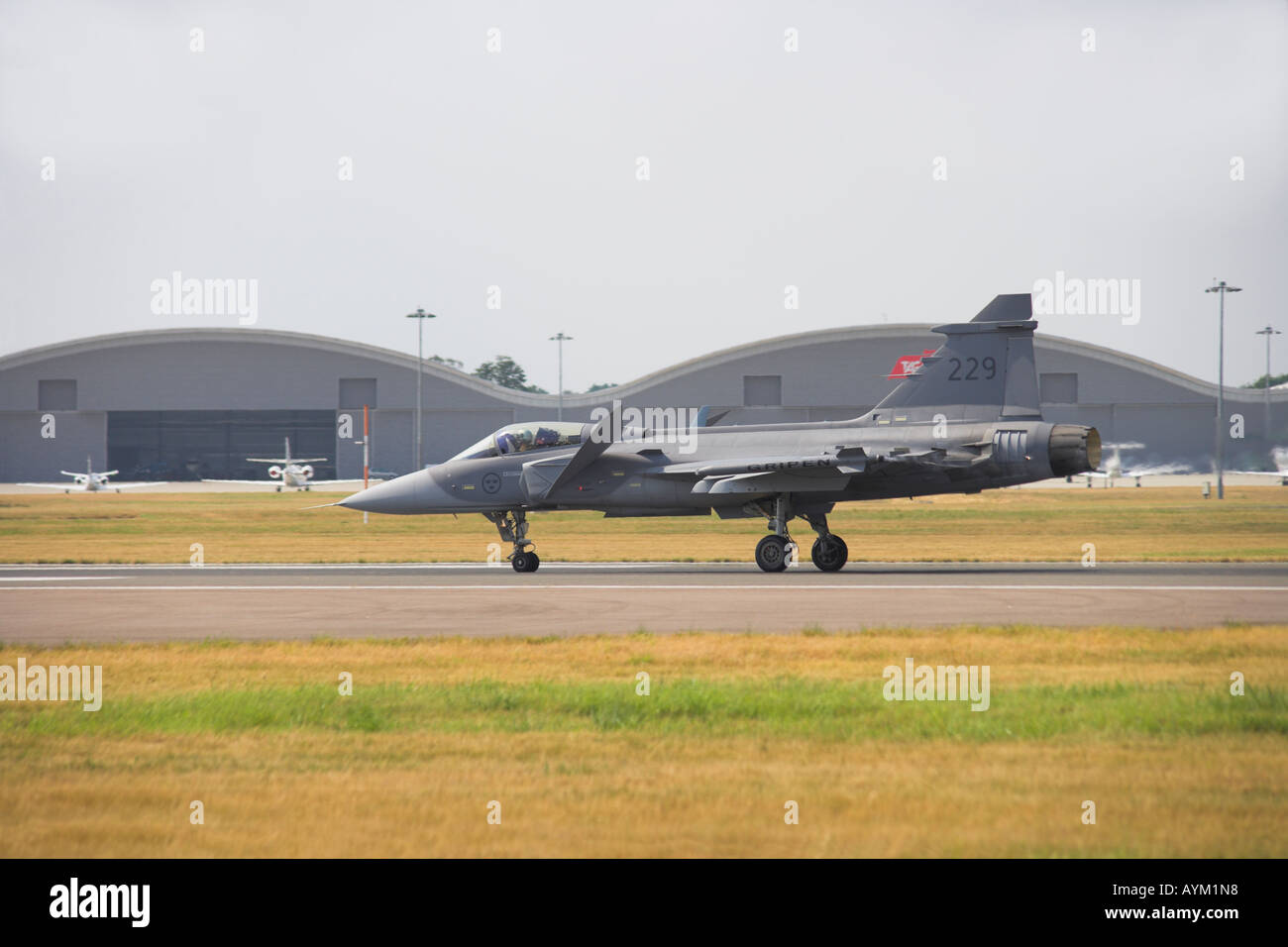 Jas39 Gripen de Saab une décélération après l'atterrissage Banque D'Images