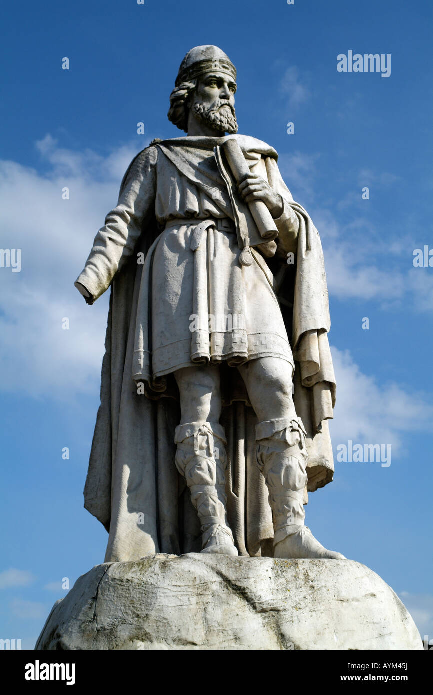 Le roi Alfred se dresse sur la Place du marché dans l'Angleterre Oxfordshire Wantage Le Roi Alfred le Grand est né ici dans 849AD Banque D'Images