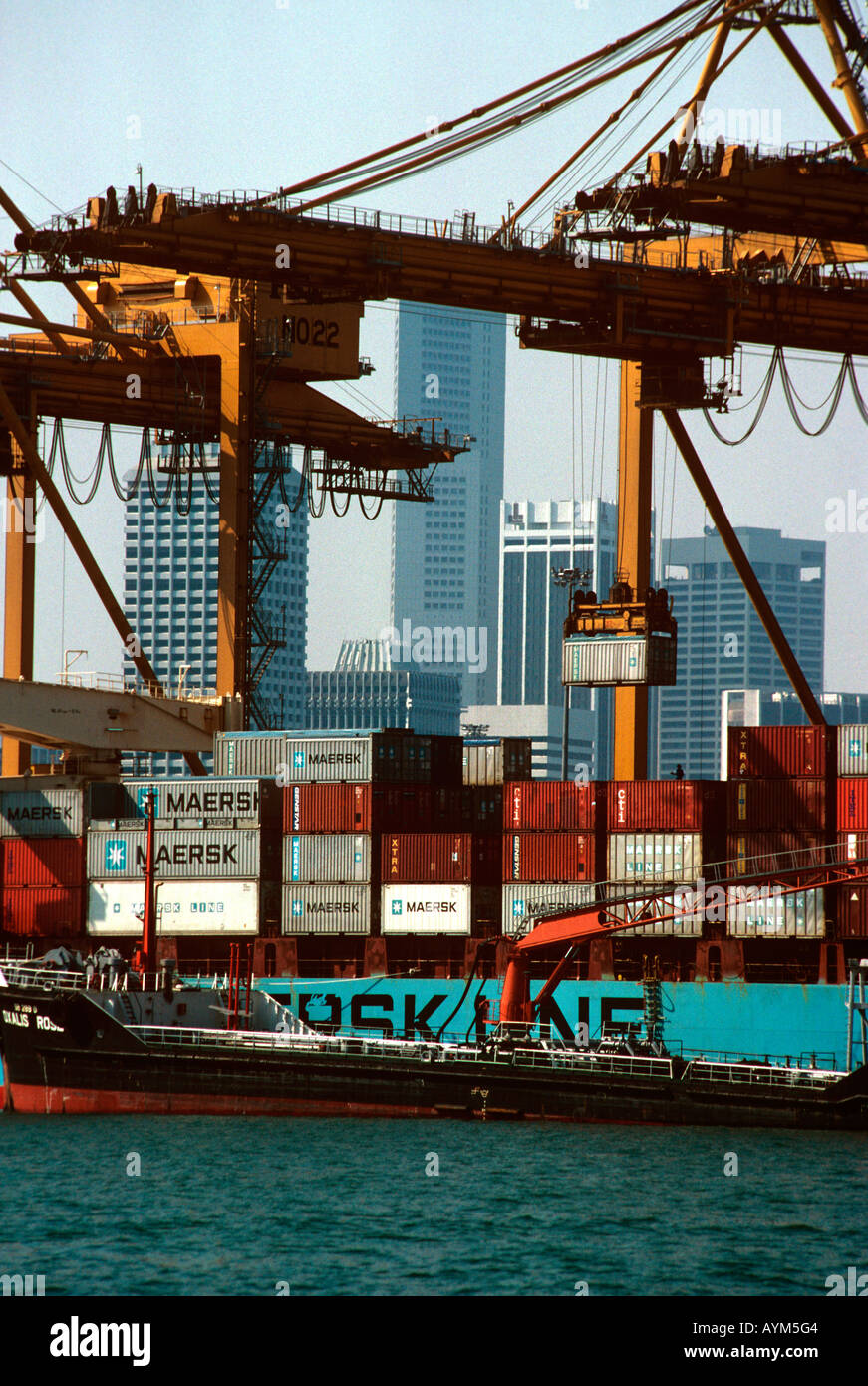 Port de Singapour grue de déchargement de conteneurs depot ship Banque D'Images