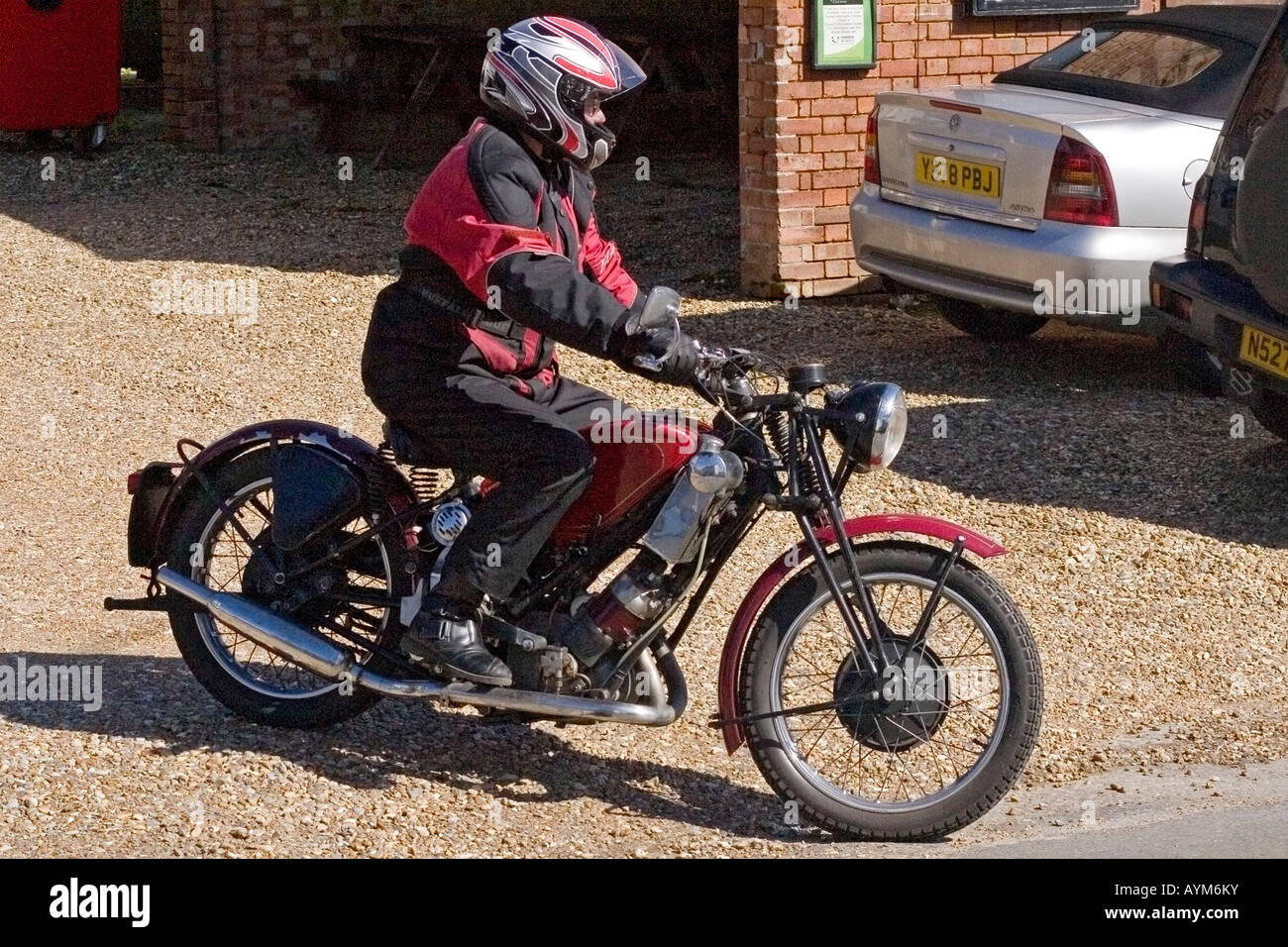 Vintage moto scott étant monté Photo Stock - Alamy