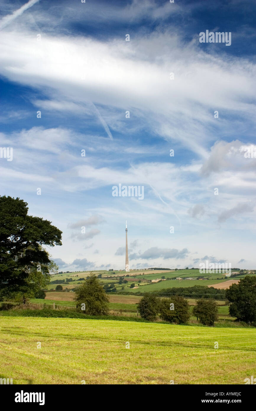 La télévision Emley Moor Lane Skelmanthorpe Busker de mât West Yorkshire Angleterre Banque D'Images