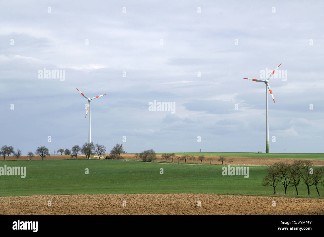 Les moulins à vent d'énergie / Windkraftanalage Banque D'Images