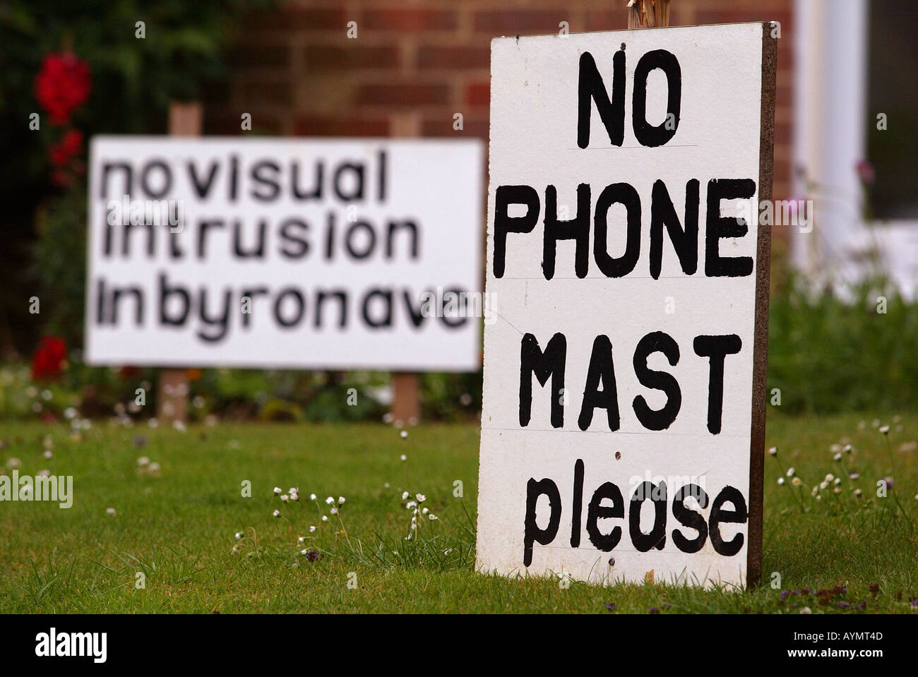 Phonemast anti bannières dans l'avenue Byron, Winchester Banque D'Images