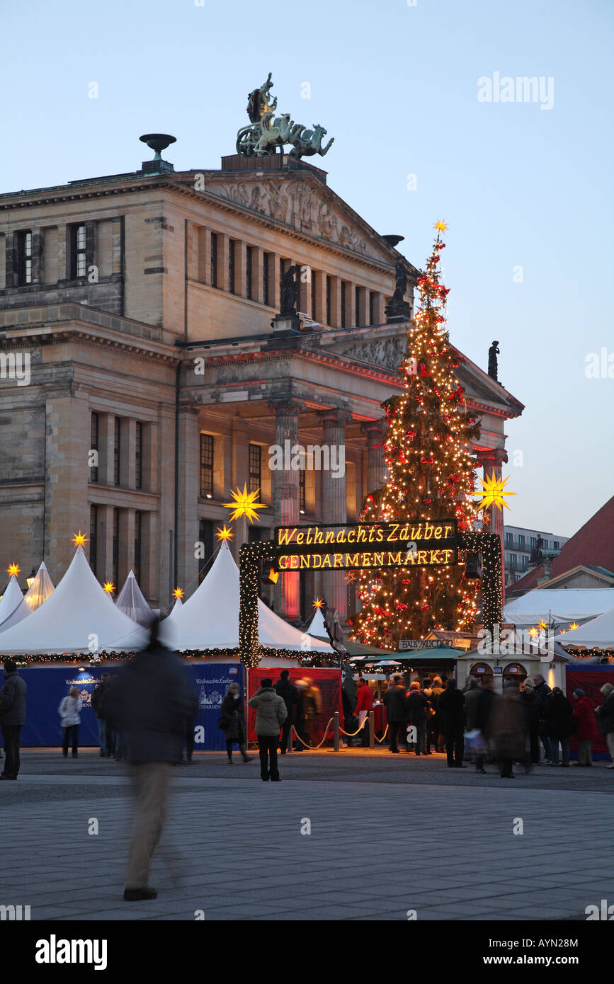 Europa Europe Allemagne Deutschland Berlin Mitte Berlin Schauspielhaus Playhouse Weihnachten Christmas Banque D'Images