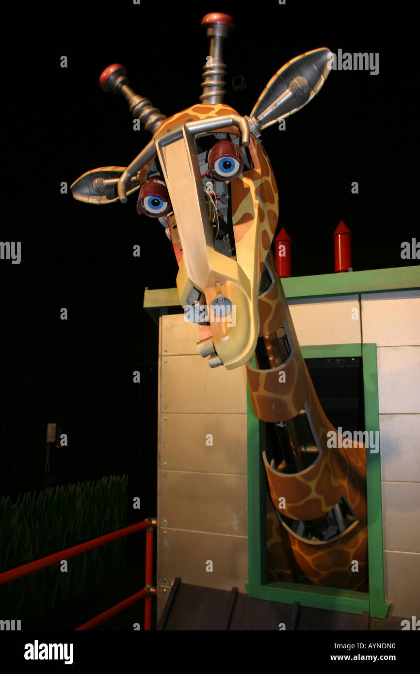 Le Robot Girafe au Futuroscope près de Poitiers Photo Stock - Alamy