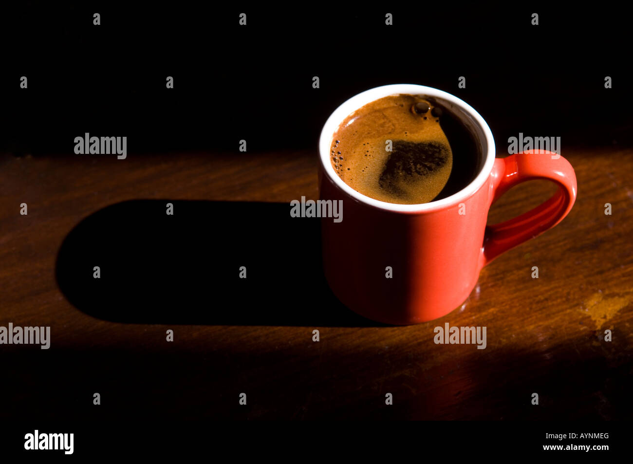 Tasse de café rouge Banque D'Images