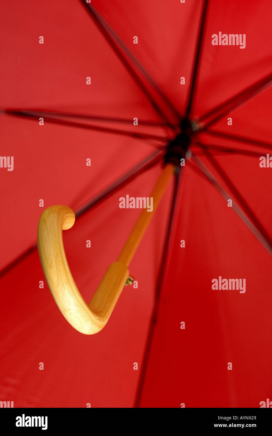 Aufgespannter roter Schirm Banque D'Images