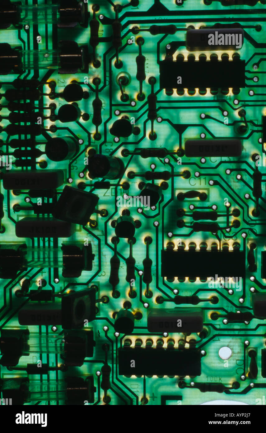La puissance de l'industrie Détails électriques circuit vert avec résistances chips passe Banque D'Images