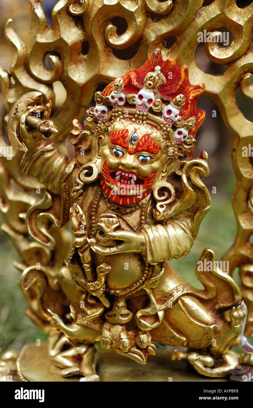 Statue de protecteur Mahakala Ber Nag Chen de l'école kagyu du bouddhisme tibétain Banque D'Images