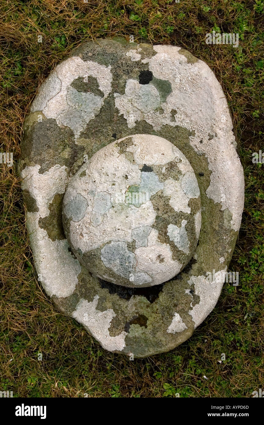 UK Ecosse Shetland Islands JARLSHOF Ruines meule en pierre de l'âge du Bronze Banque D'Images