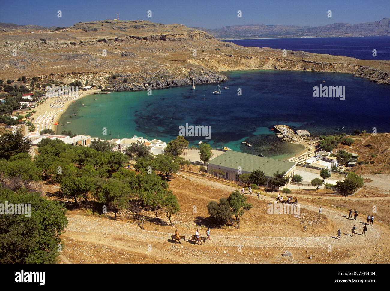Baie de Lindos et sentier de l'âne à l'Acropole, l'île de Rhodes ...