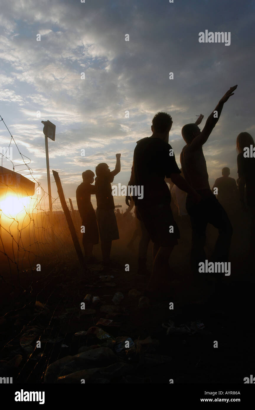 Pogo danse Banque de photographies et d’images à haute résolution Alamy