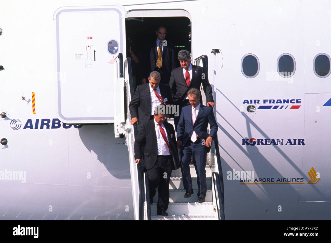 Tony Blair, John Prescott, et désormais ex-directeur général d'Airbus Christian Streiff sur les étapes de l'Airbus A380, Farnborough 2006 Banque D'Images