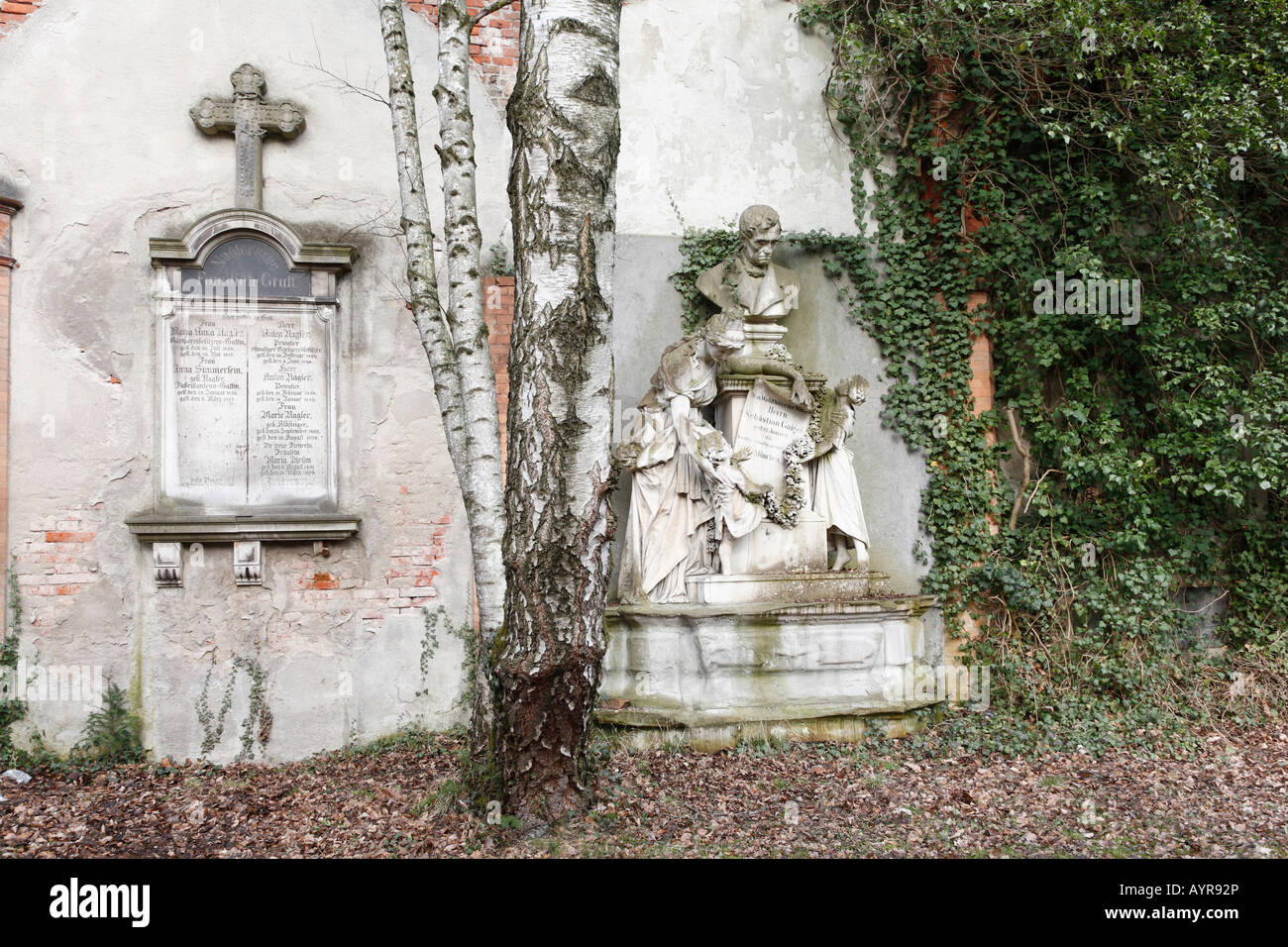 Pierres tombales, modifier (Suedfriedhof sud de l'ancien cimetière), Munich, Bavière, Allemagne Banque D'Images