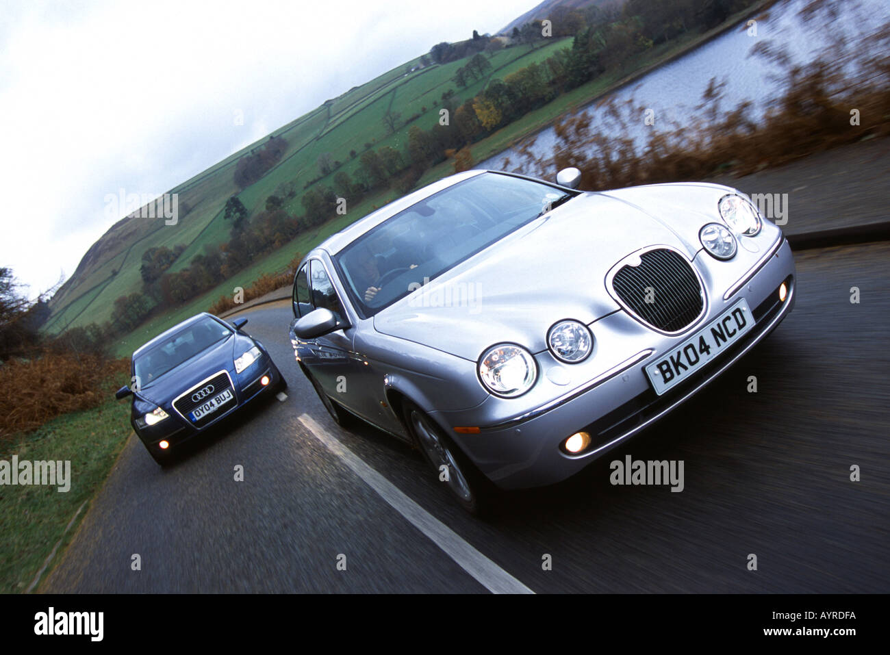 Jaguar S type et l'Audi A6 Banque D'Images