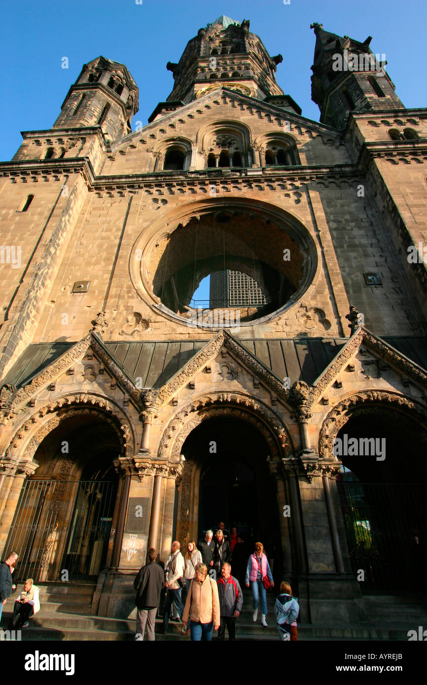 La façade principale de la magnifique église du souvenir de Berlin, Berlin, Allemagne Banque D'Images