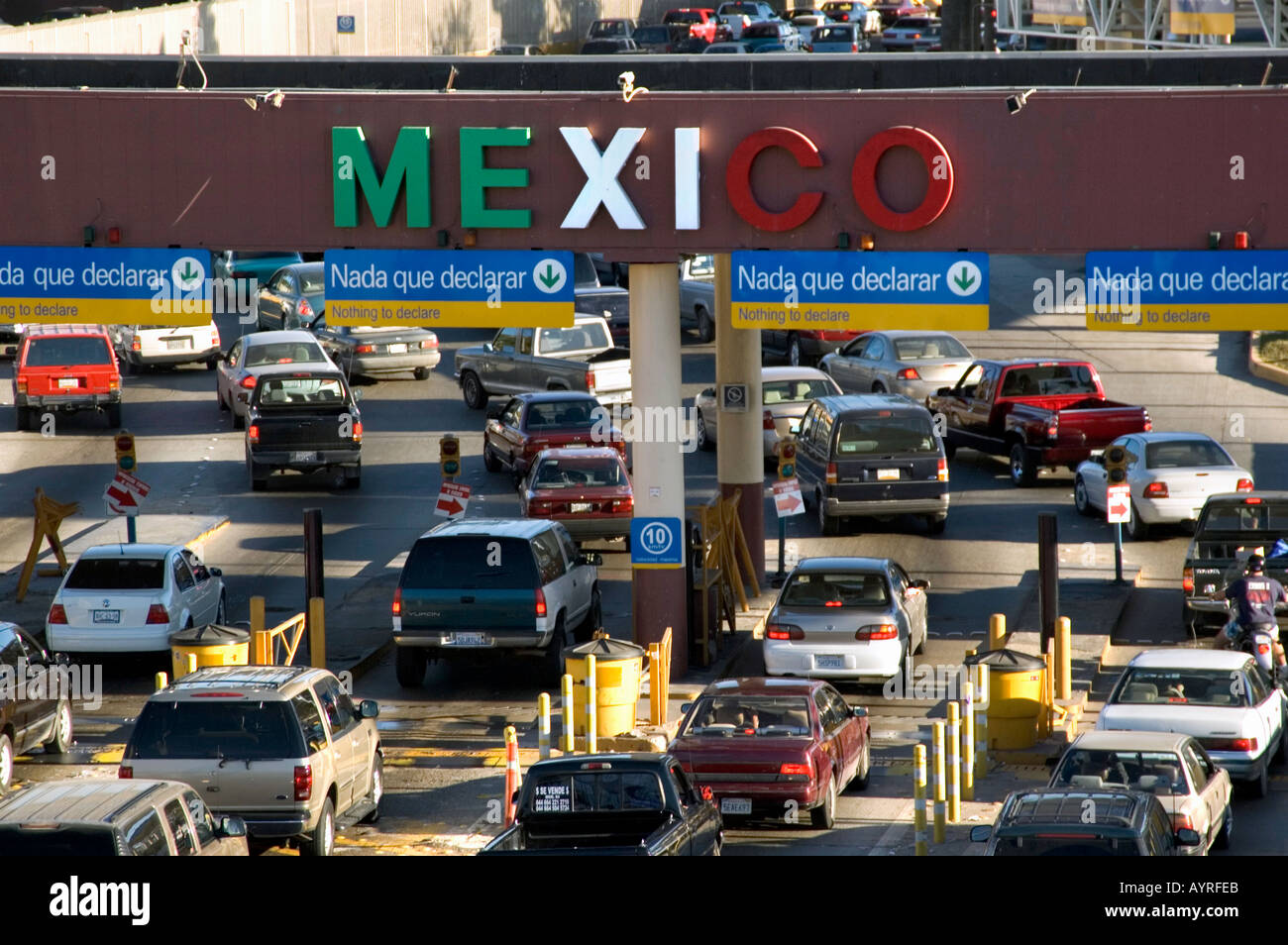 Débit CONSTANT DE TRAFIC EN MEXIQUE États-unis frontière mexicaine Banque D'Images